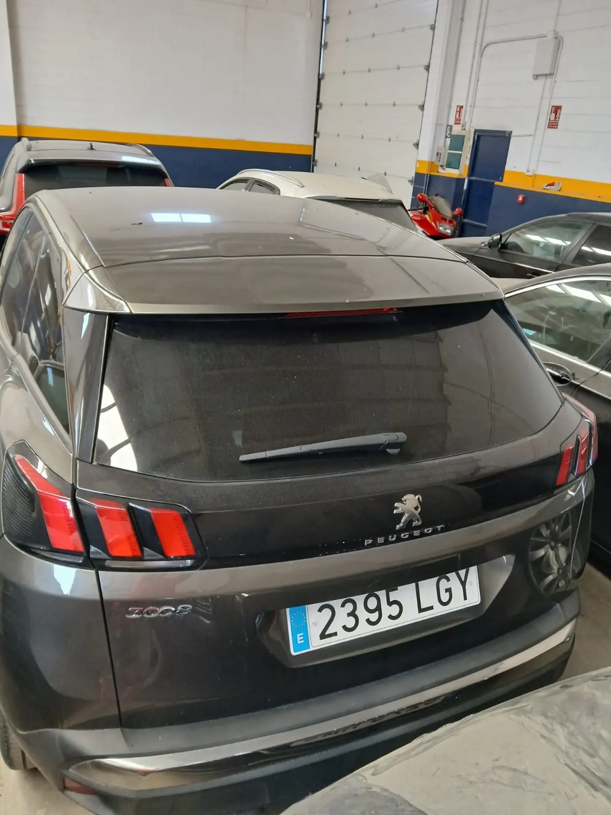 PEUGEOT 3008 ALLURE BLUEHDI 13 en Cáceres