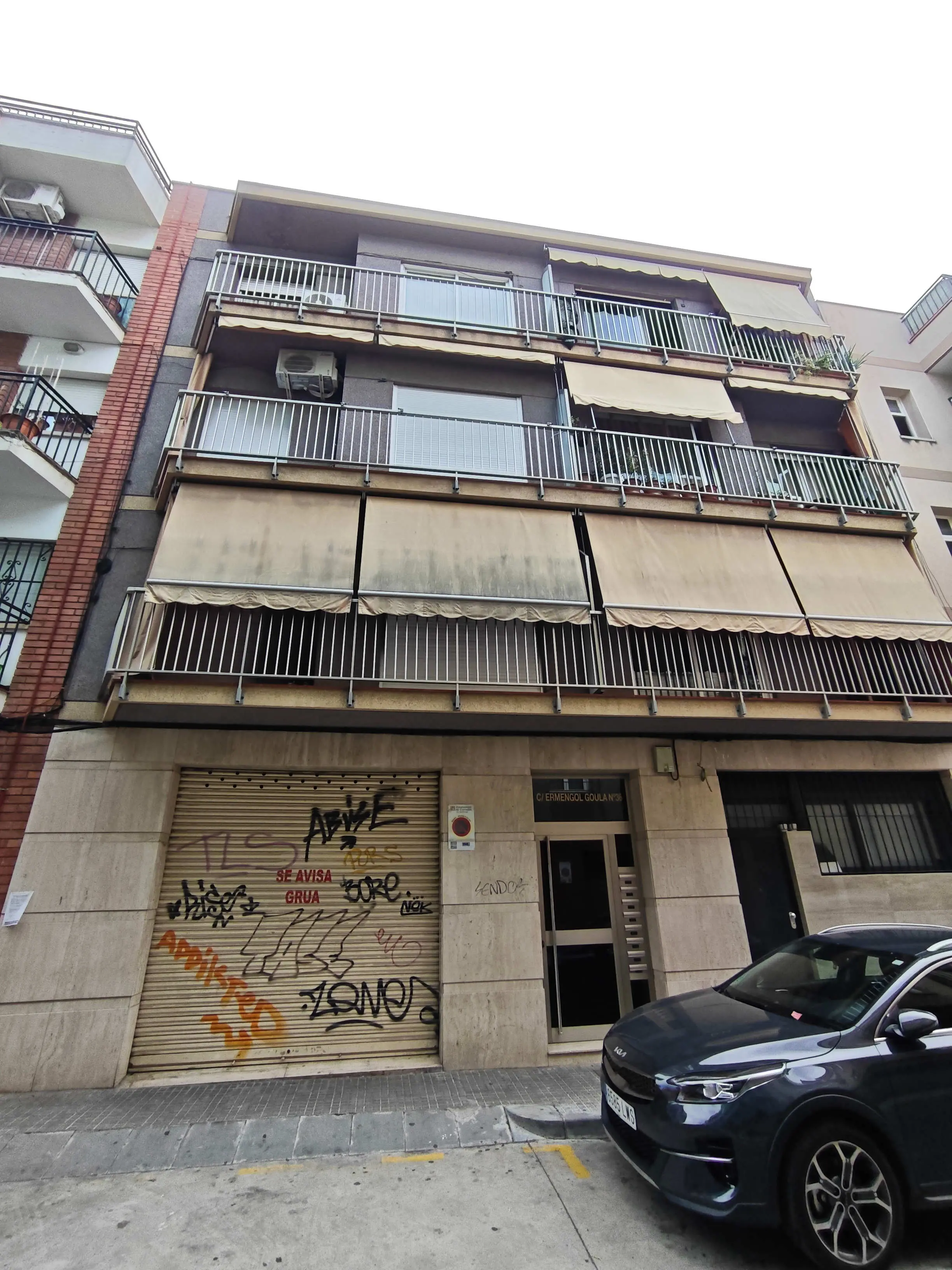 Local en Cornellà de Llobregat
