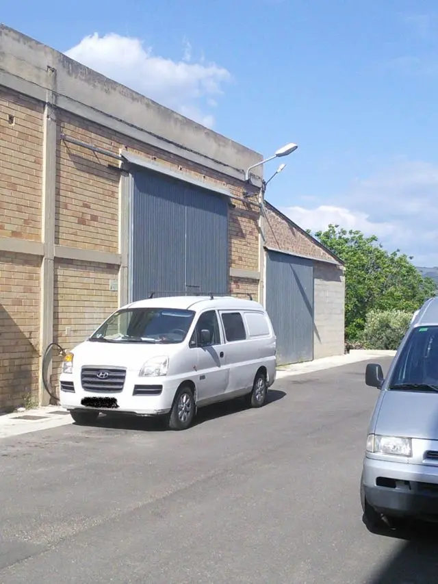 Nave en Roquetes
