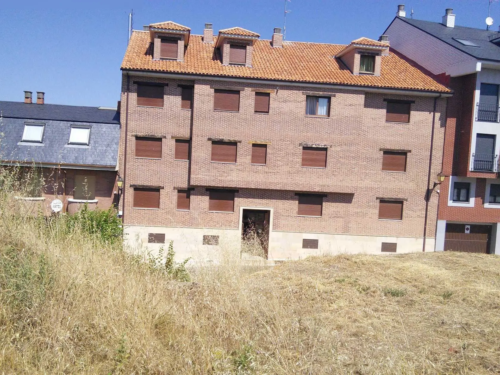 Vivienda en Valverde de la Virgen