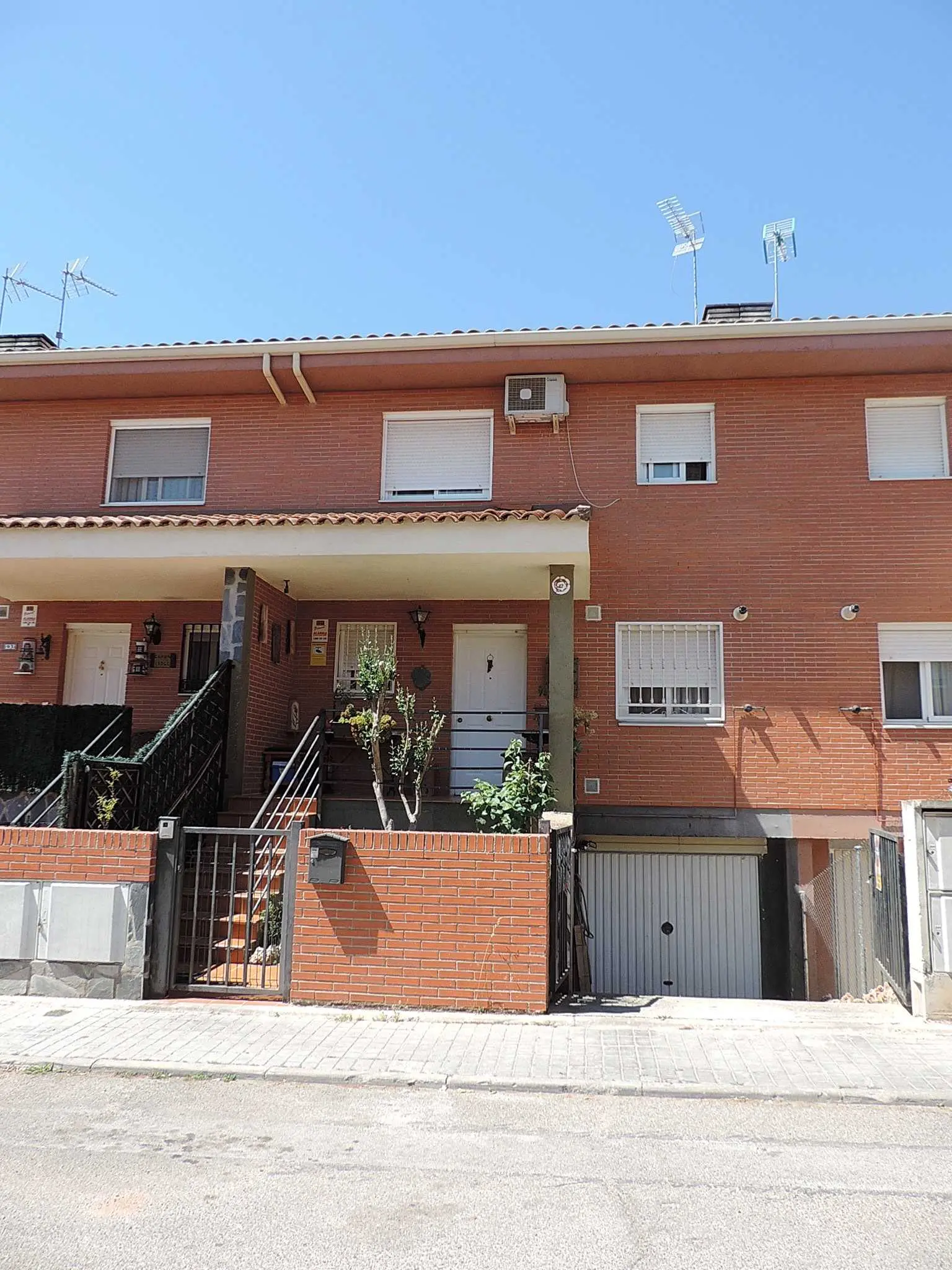 Vivienda en Alovera