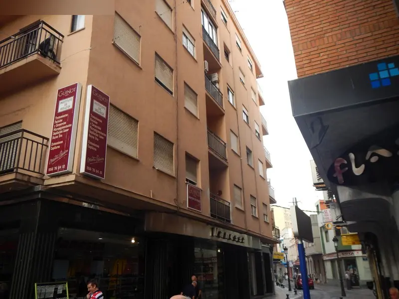 Local en La Línea de la Concepción