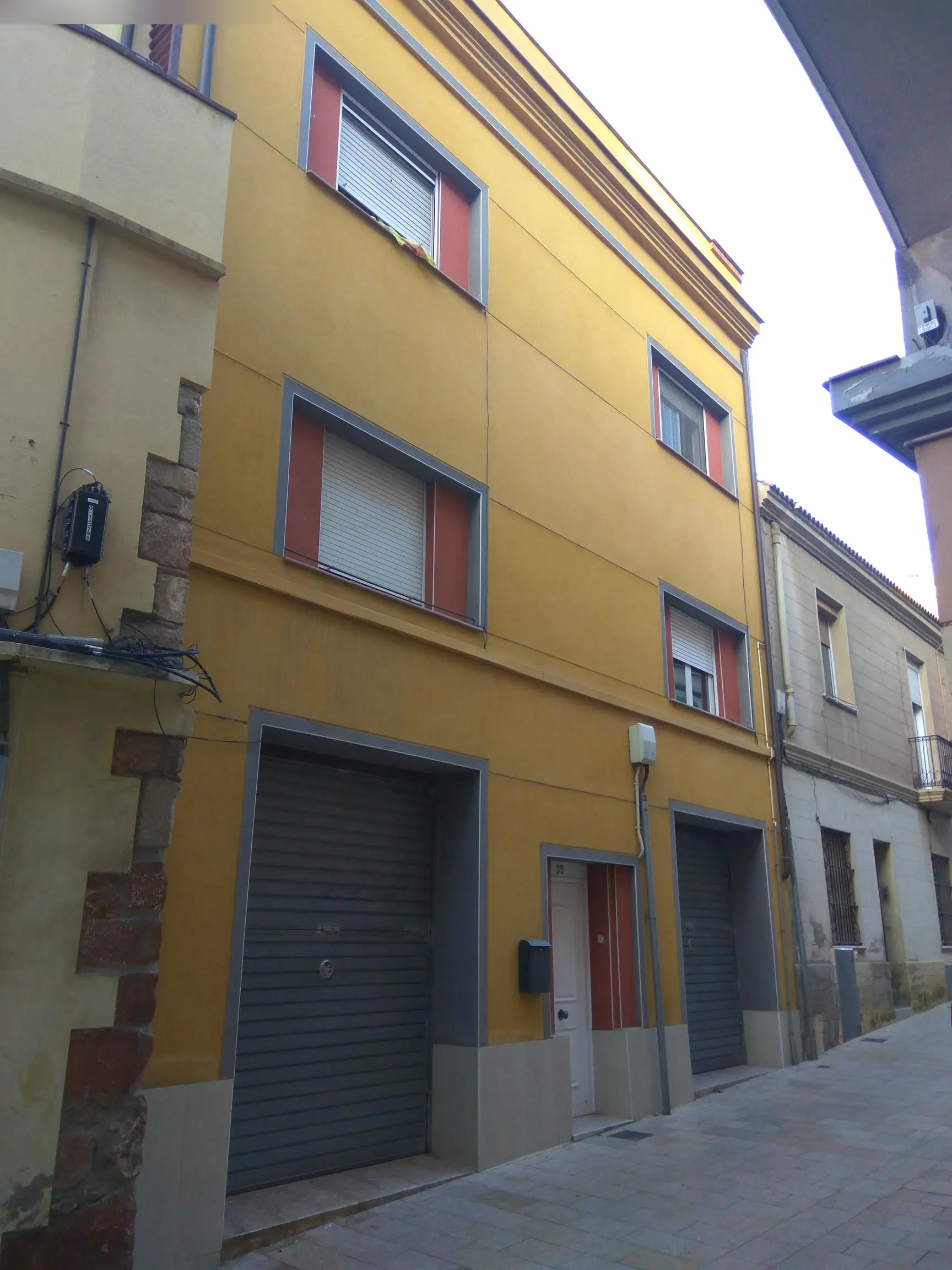 Local en Sant Boi de Llobregat