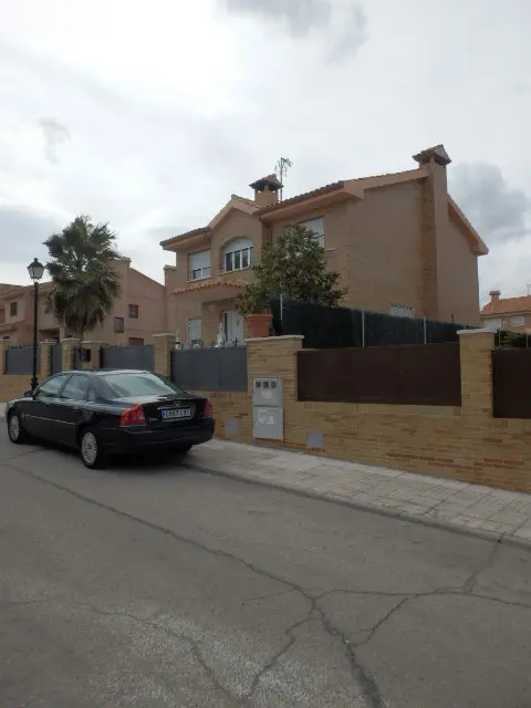 Vivienda en Serranillos del Valle