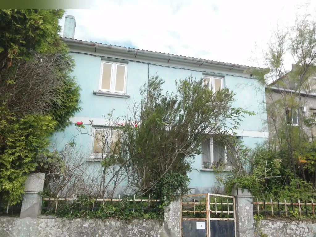 Vivienda en Ares