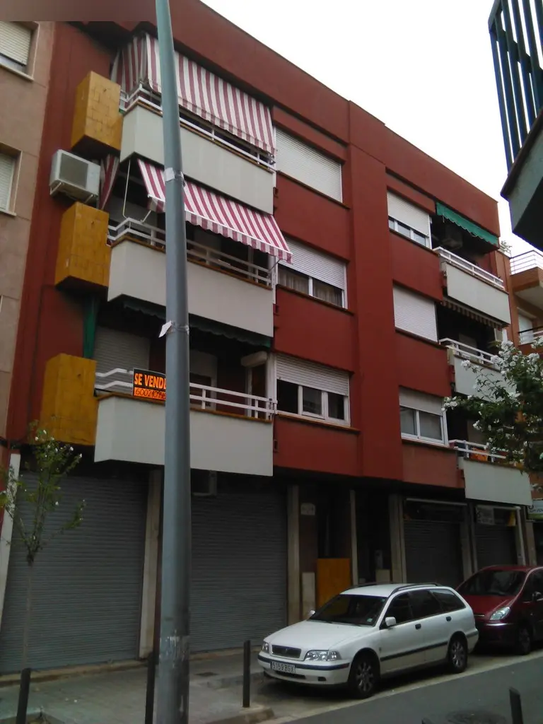 Local en Cornellà de Llobregat