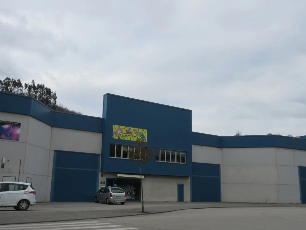 Nave en Oviedo