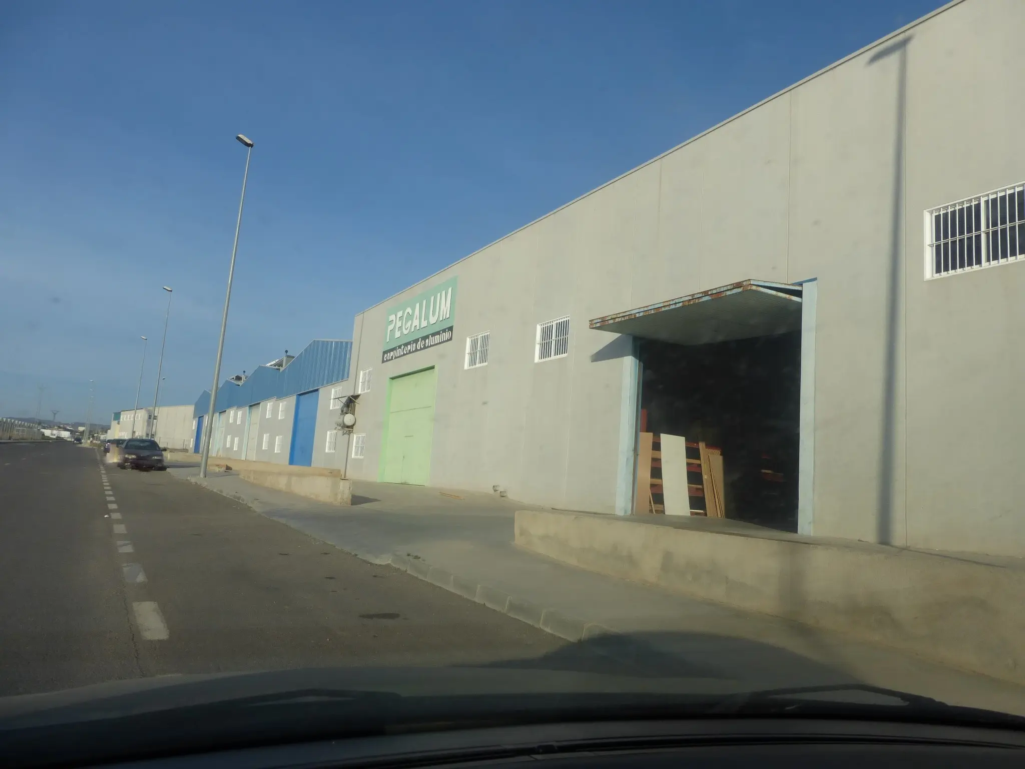 Nave en Puerto Lumbreras
