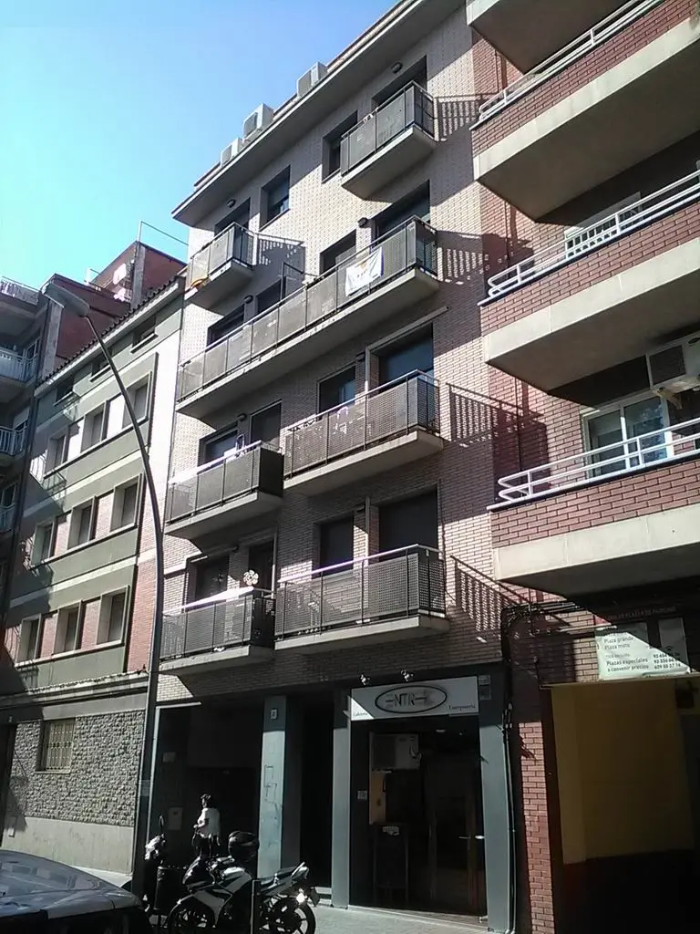 Local en Sant Boi de Llobregat
