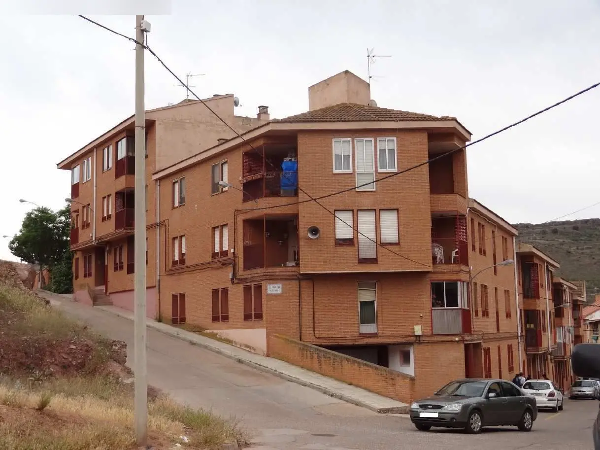 Vivienda en Brea de Aragón