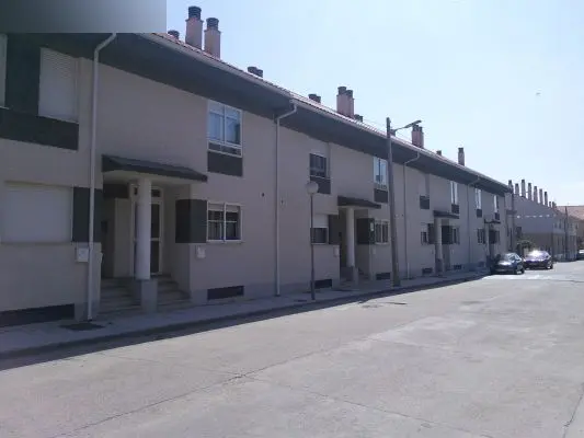 Vivienda en Monfarracinos