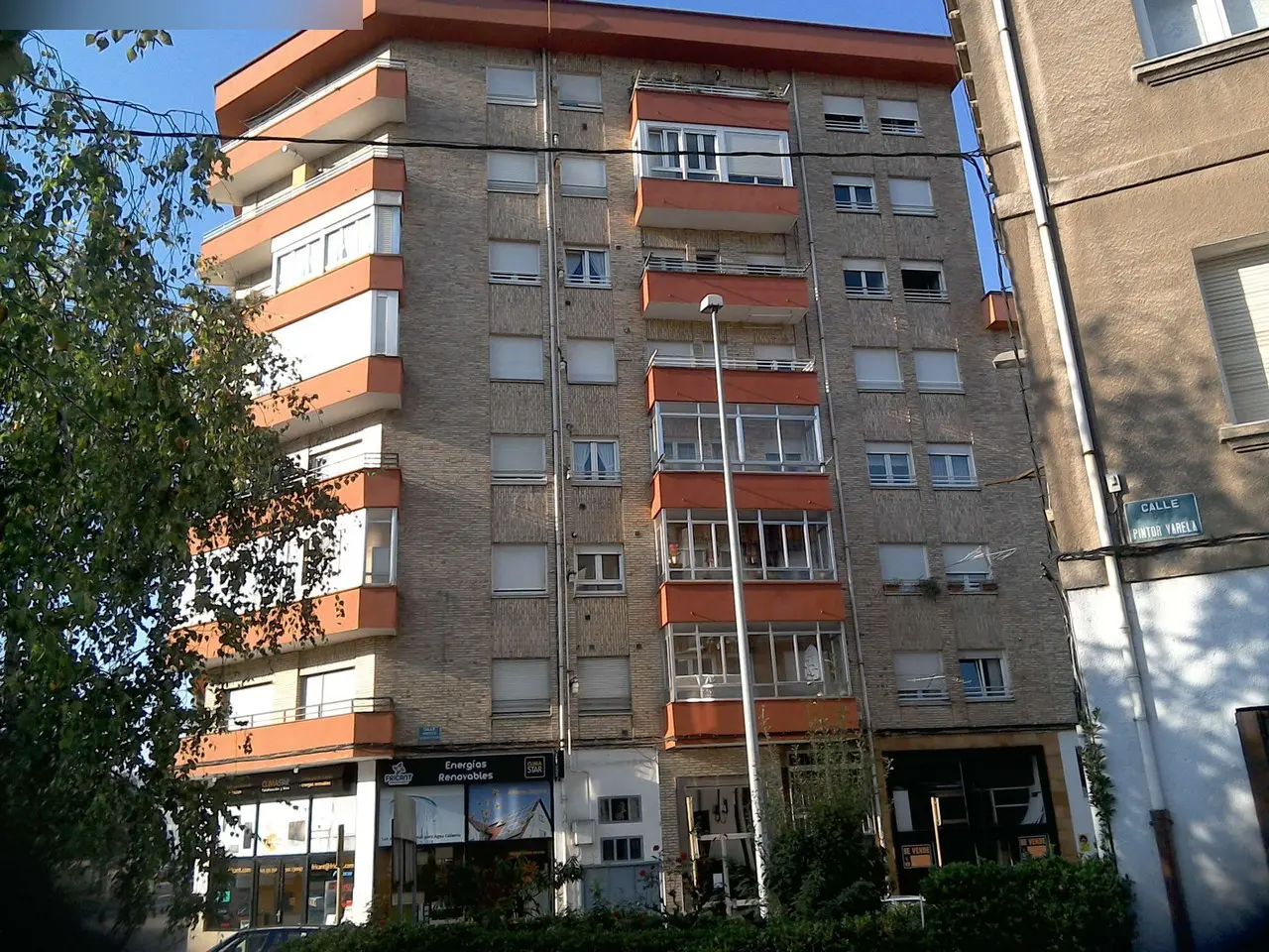 Local en Torrelavega