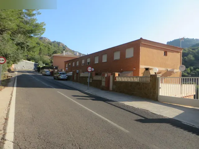 Vivienda en Serra