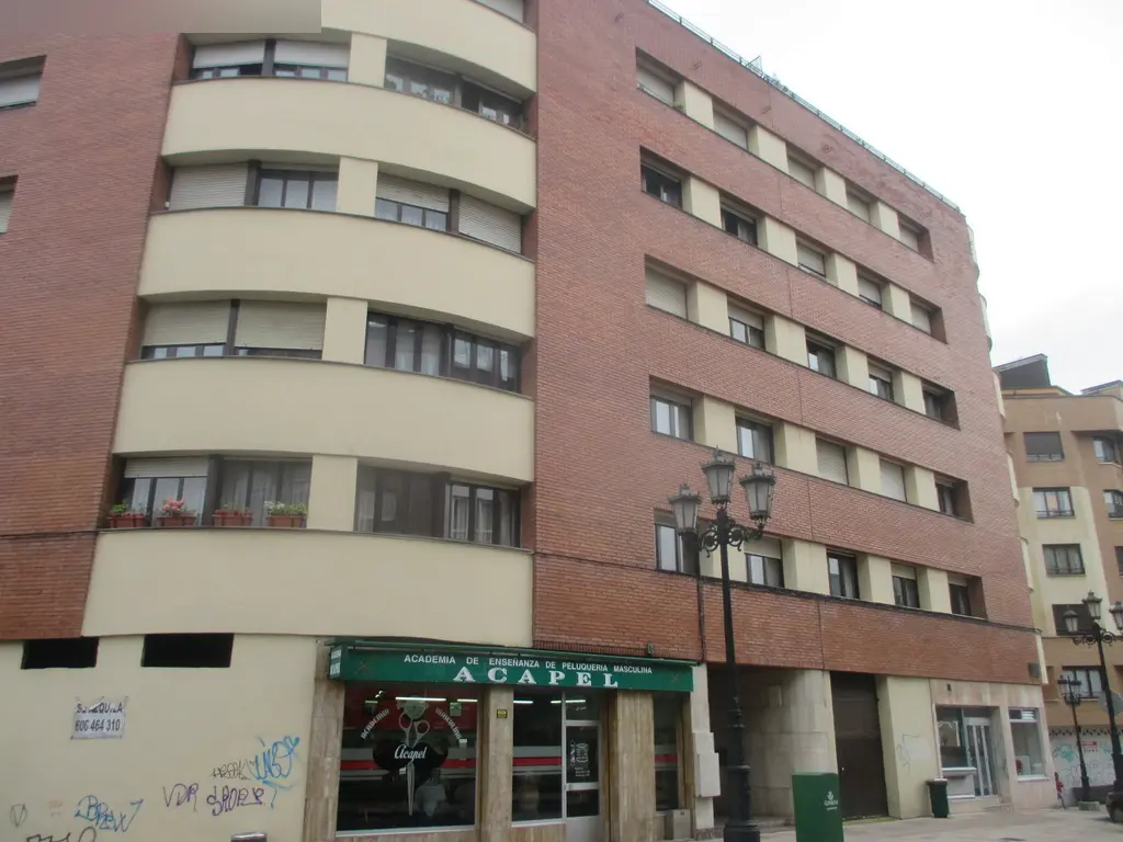 Local en Oviedo