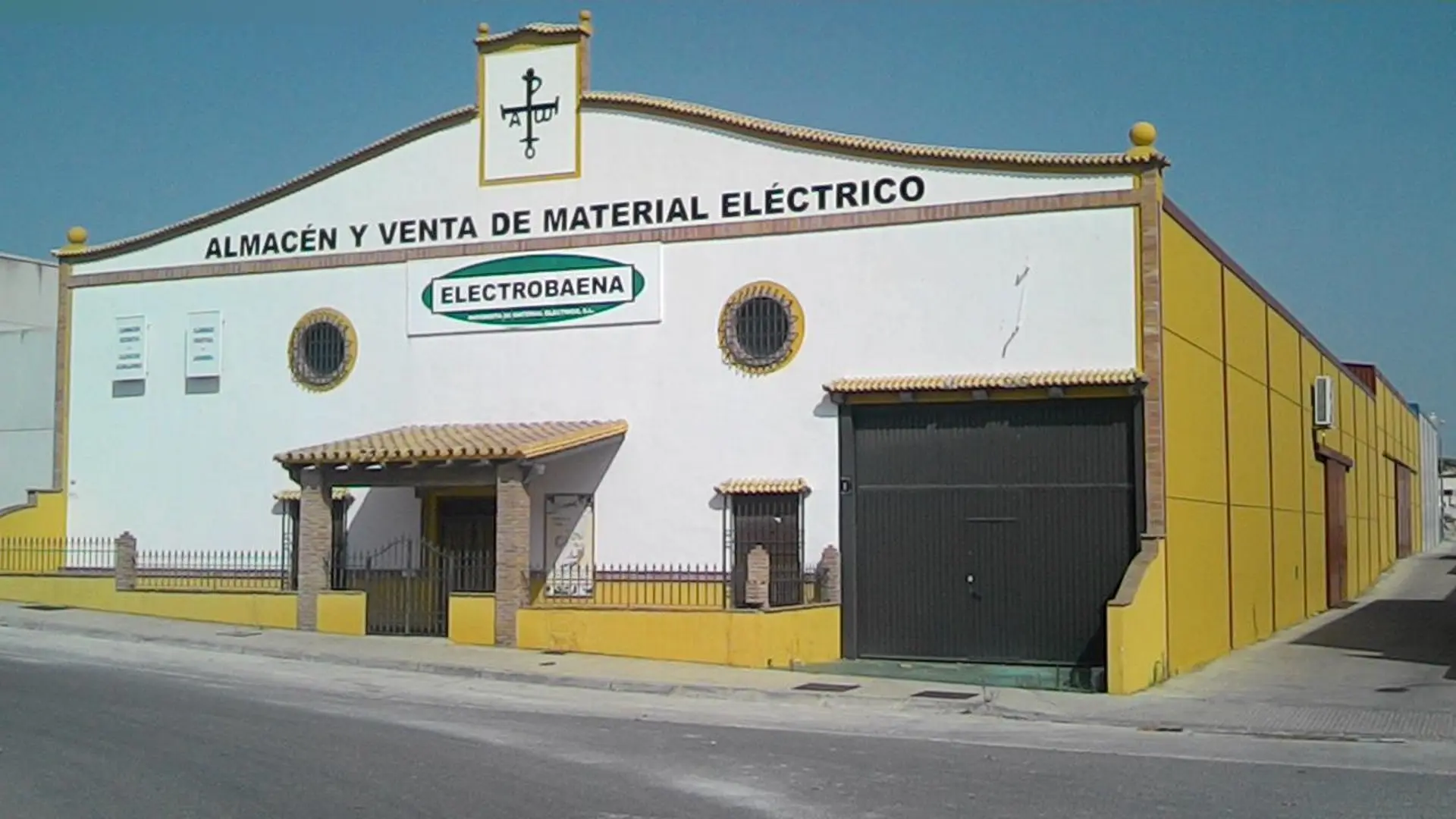 Nave en Baena