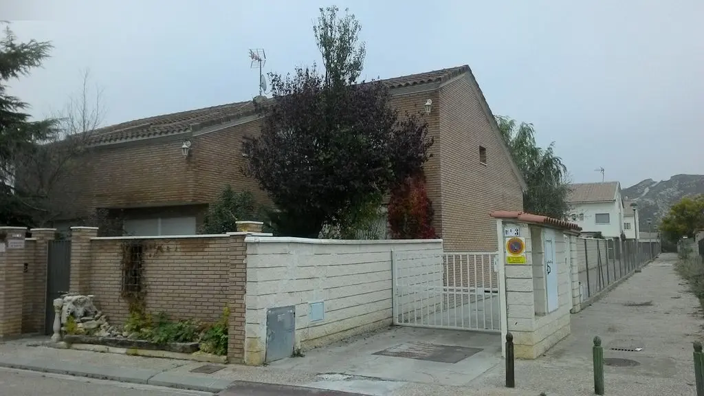 Vivienda en Cadrete