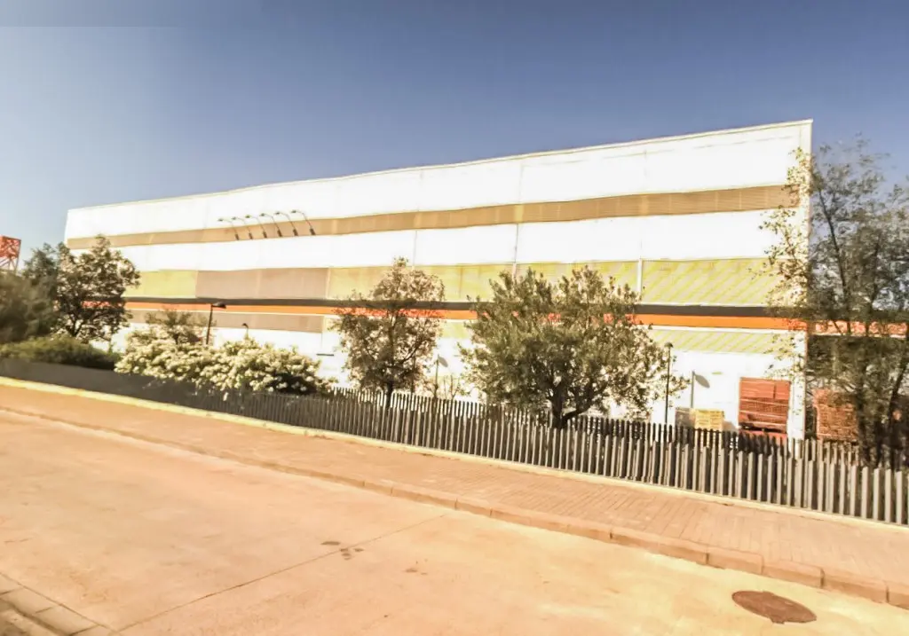 Nave en Paterna