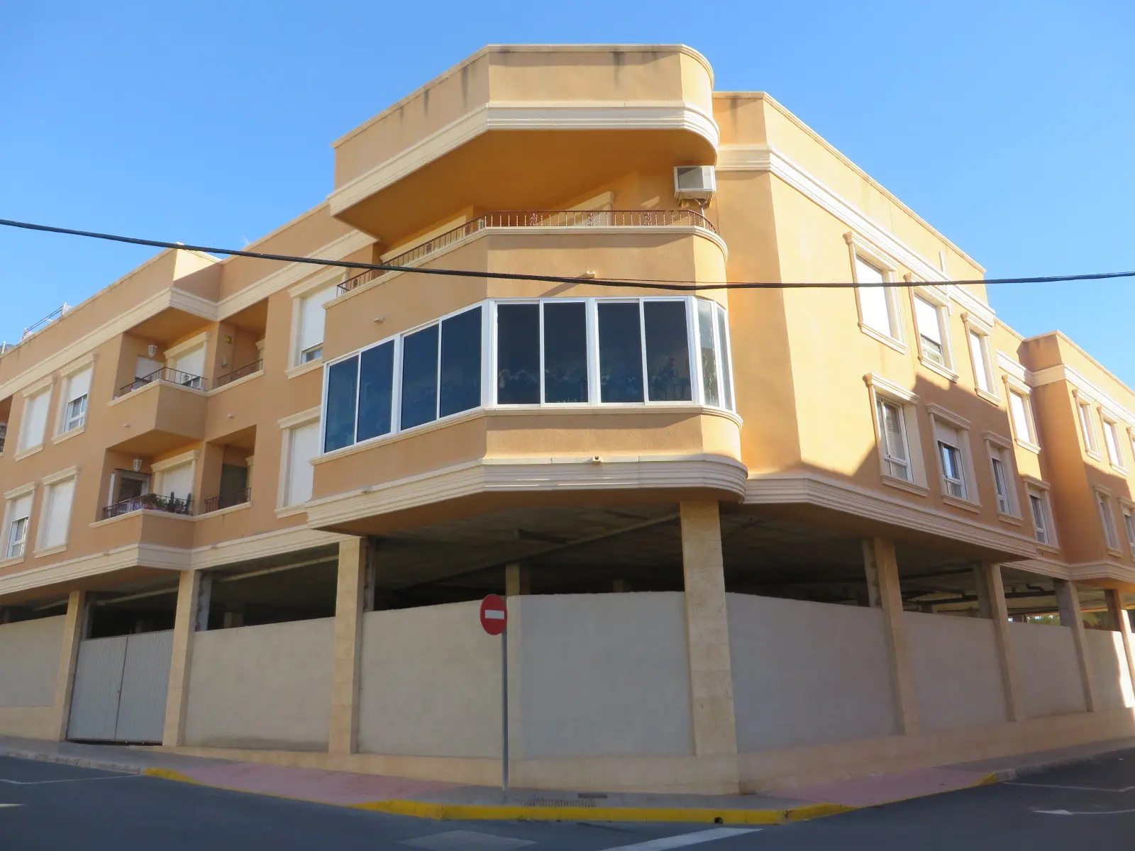 Vivienda en Los Montesinos