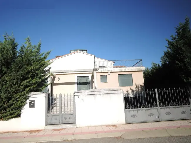 Vivienda en Aldeatejada