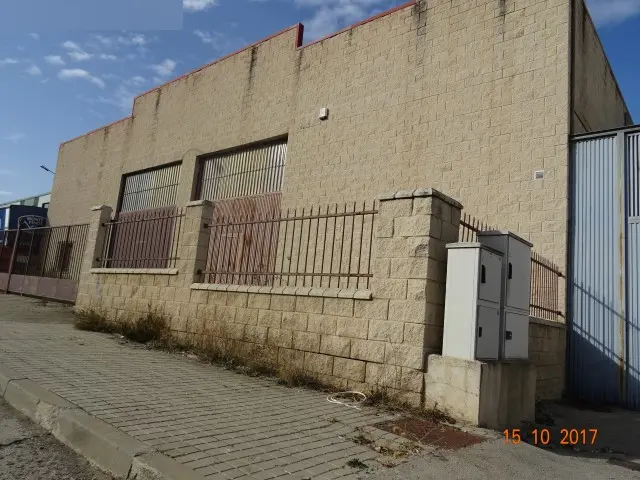 Nave en Segovia