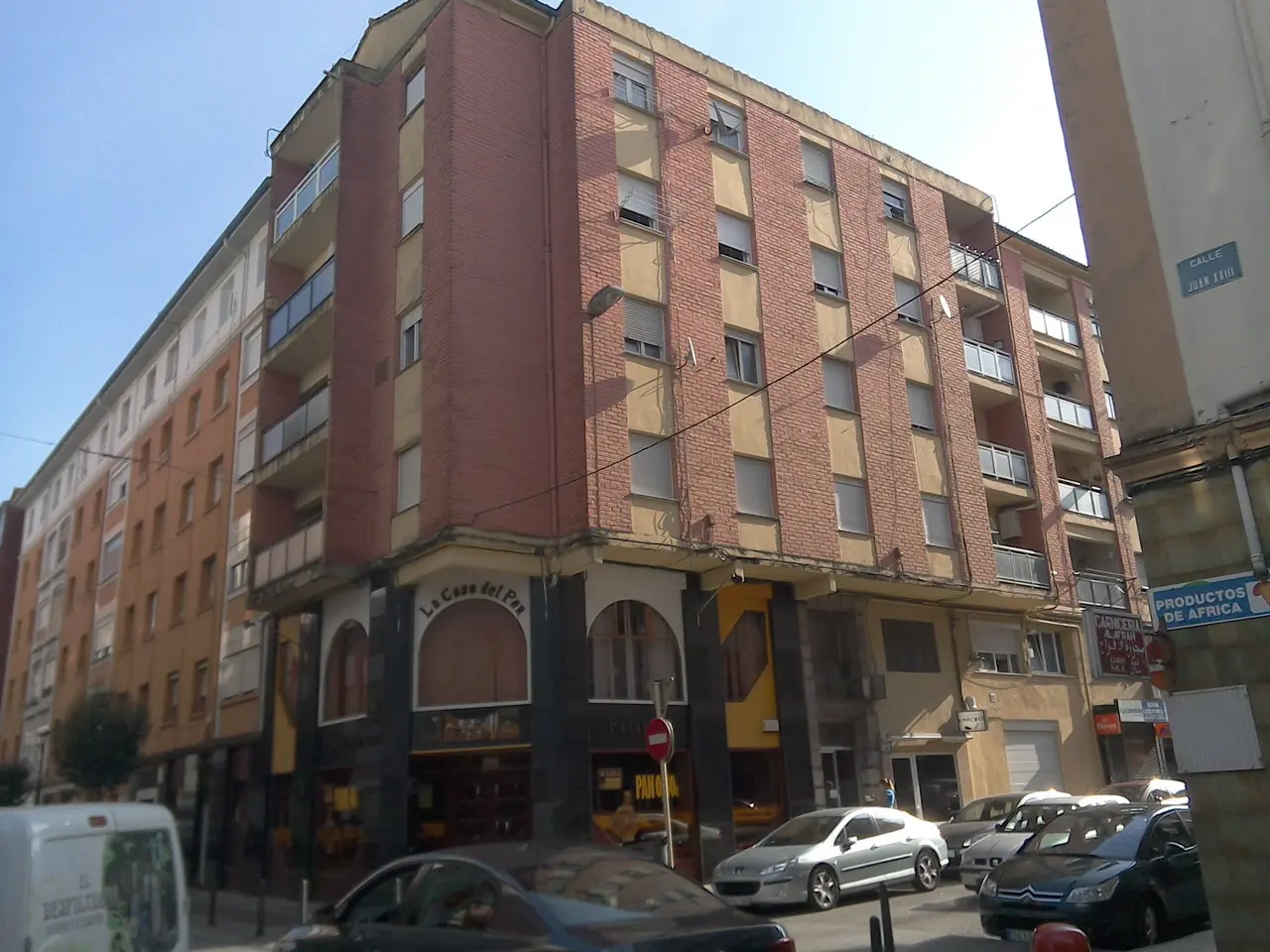 Local en Torrelavega