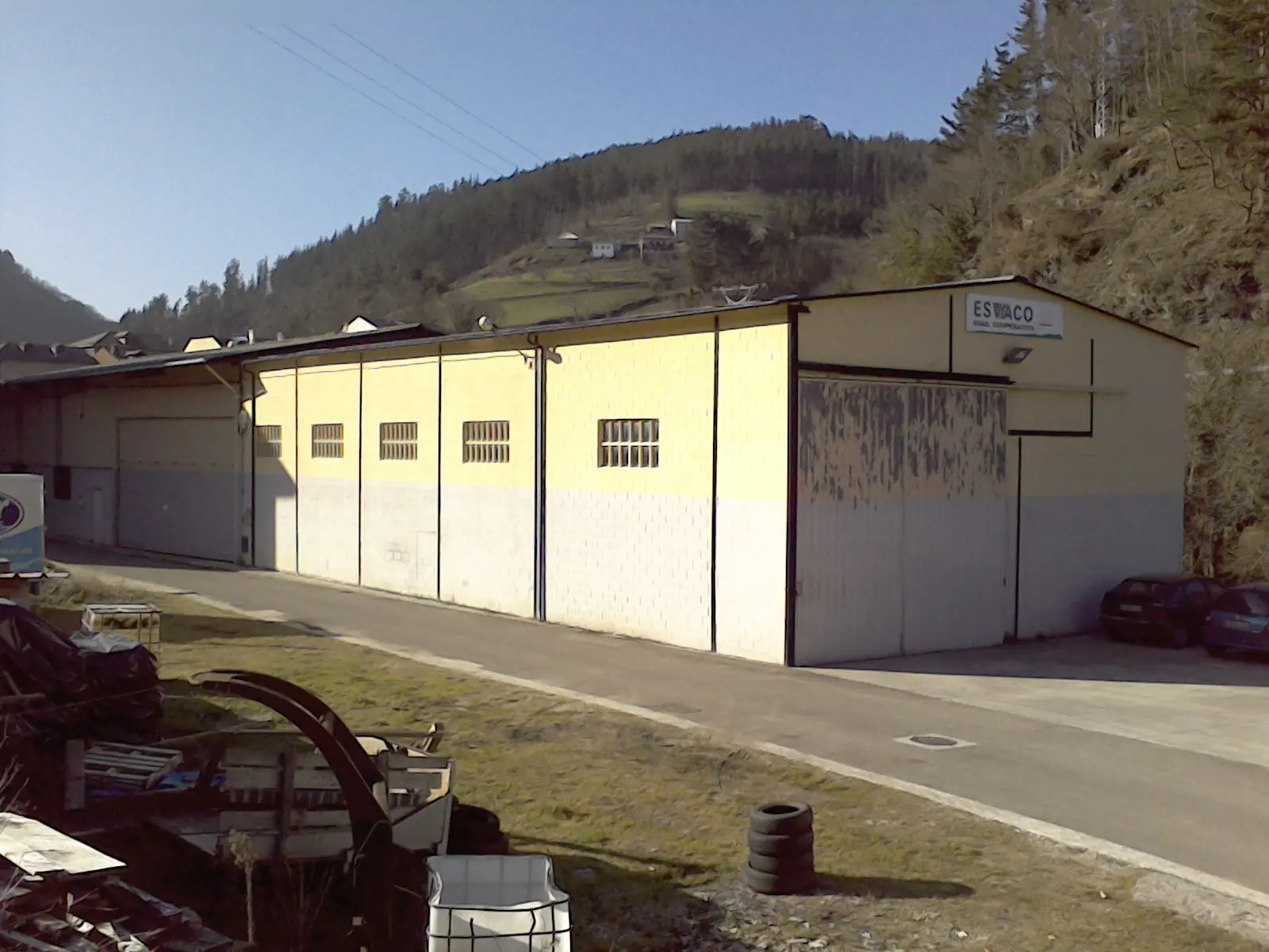 Nave en Tineo