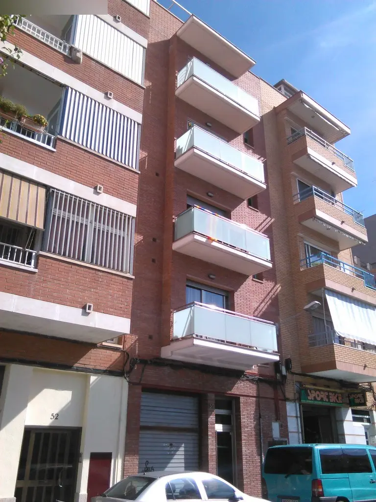 Local en Cornellà de Llobregat