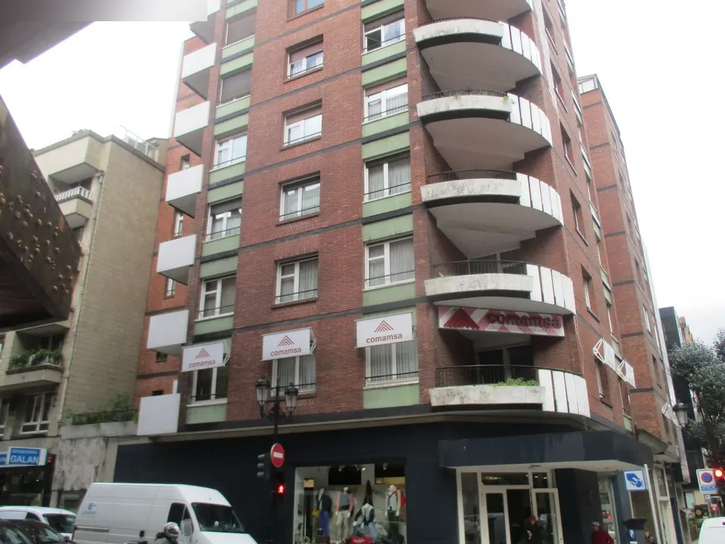Local en Oviedo