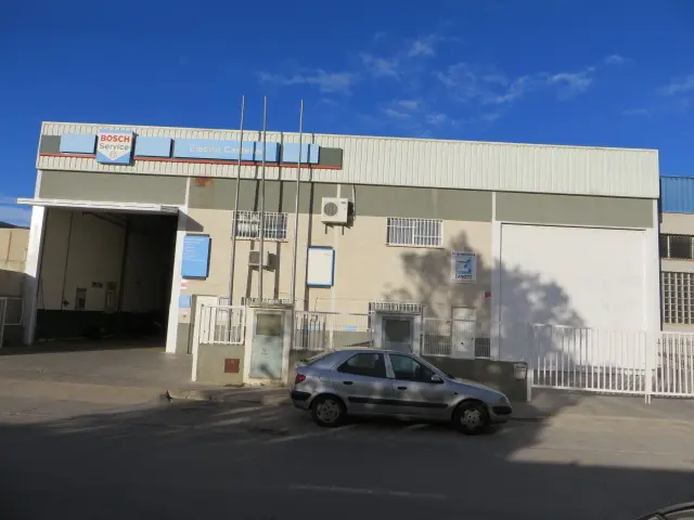 Nave en Catarroja