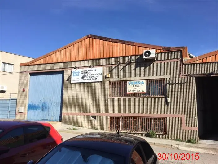 Nave en Ripollet