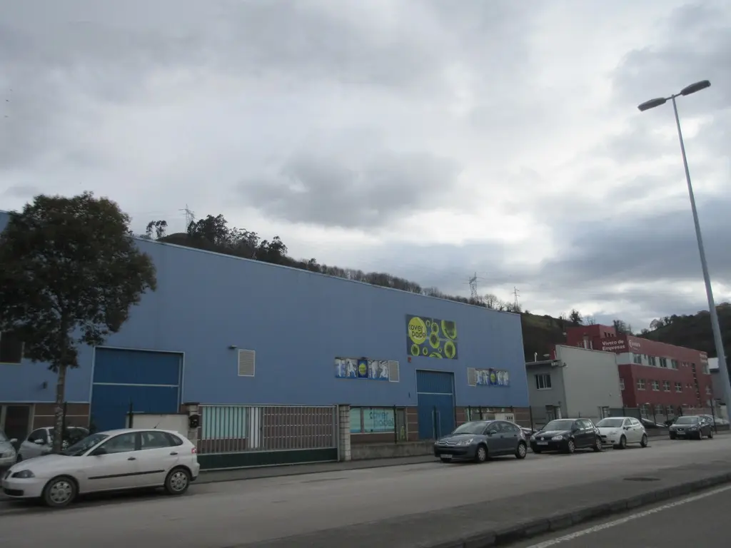 Nave en Oviedo