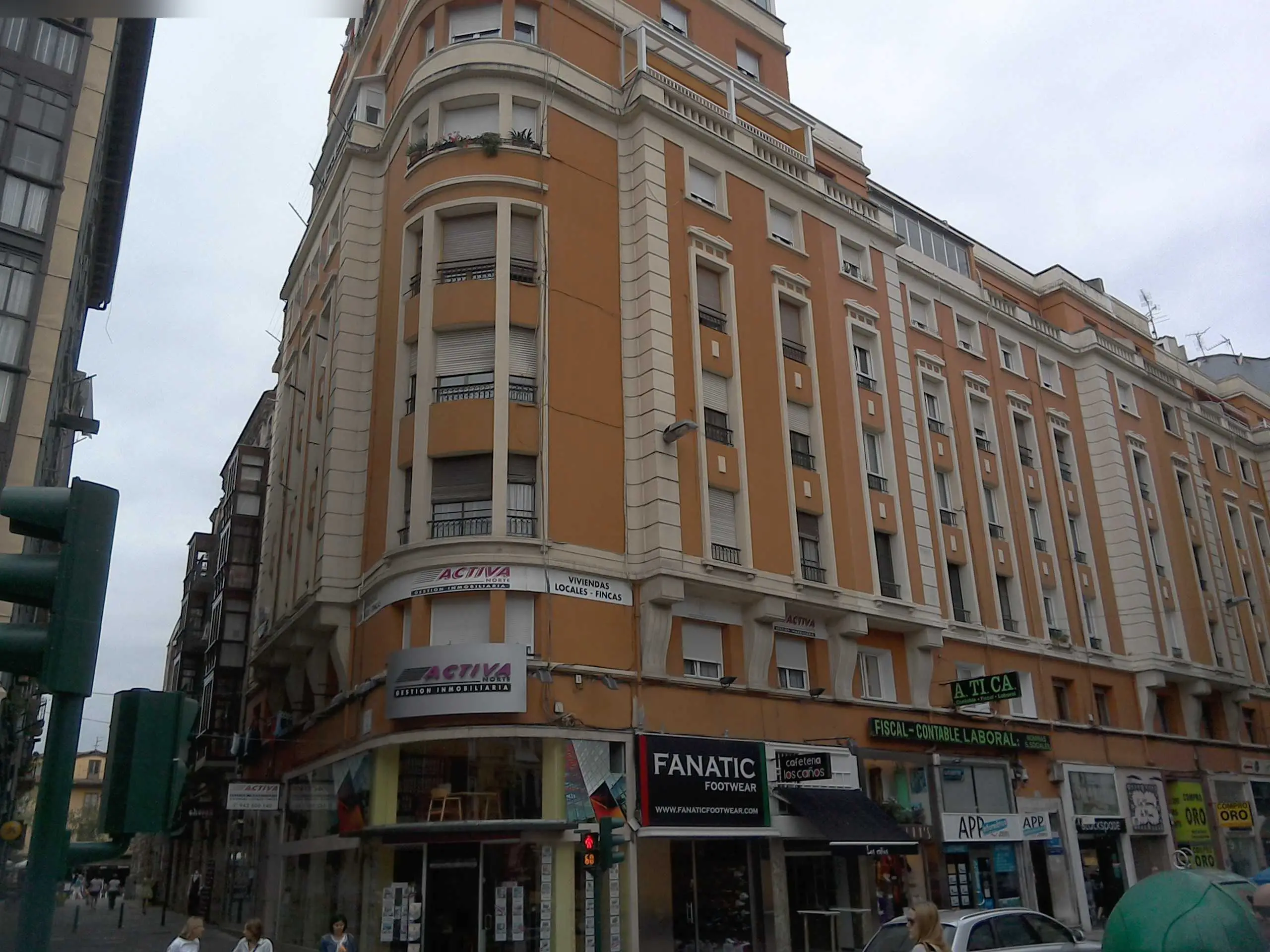 Local en Torrelavega