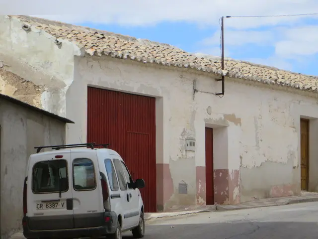 Nave en Camuñas