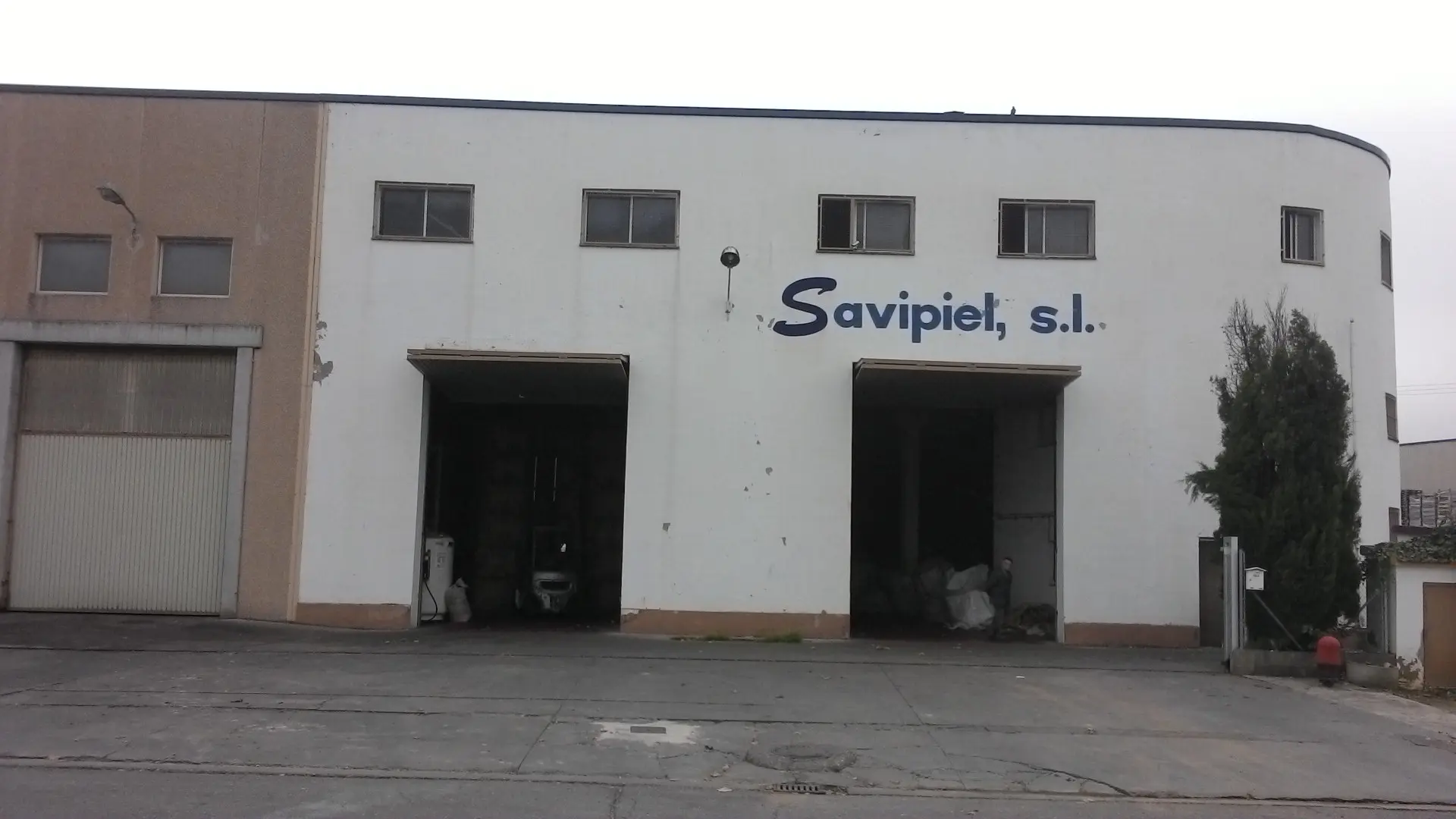 Nave en Monzón