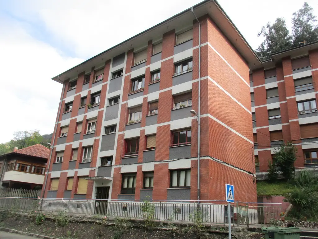 Vivienda en Aller