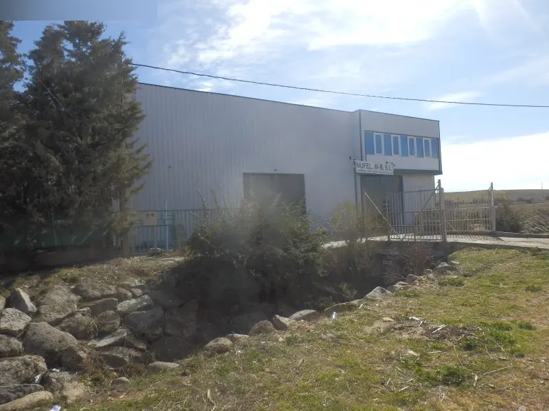 Nave en Calvarrasa de Abajo