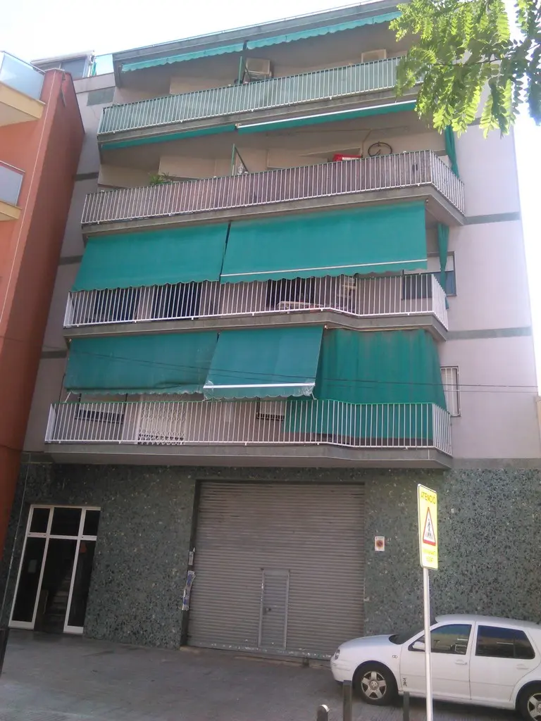 Local en Cornellà de Llobregat