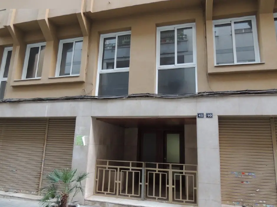 Local en Esplugues de Llobregat