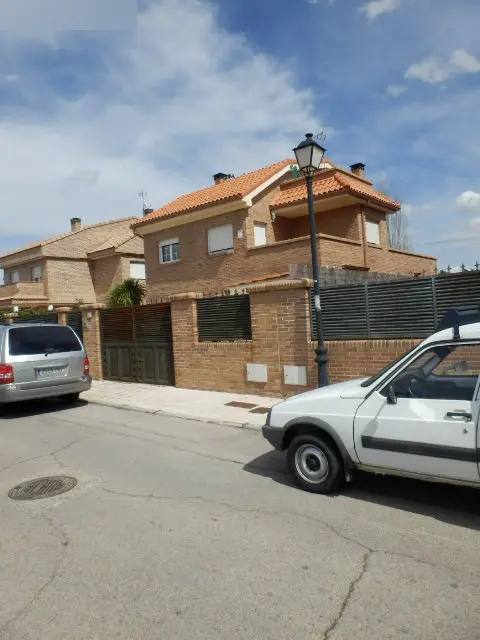 Vivienda en Serranillos del Valle