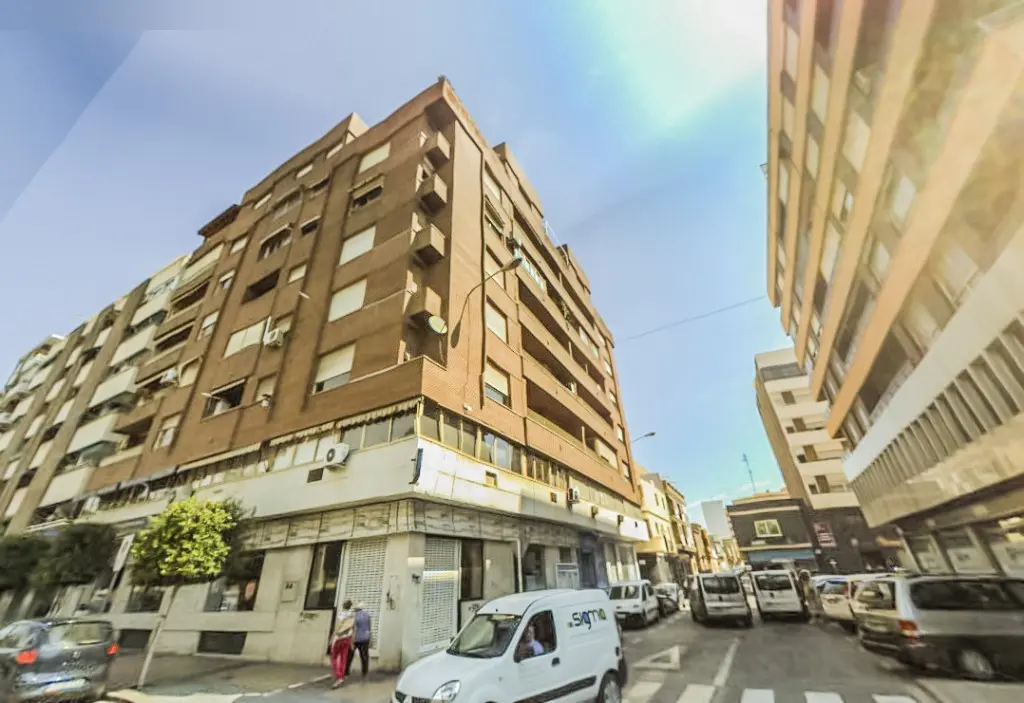 Local en Sagunto