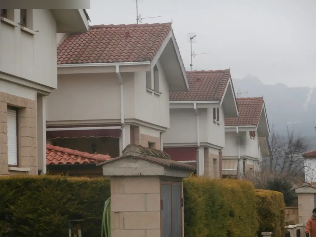 Vivienda en Anguciana