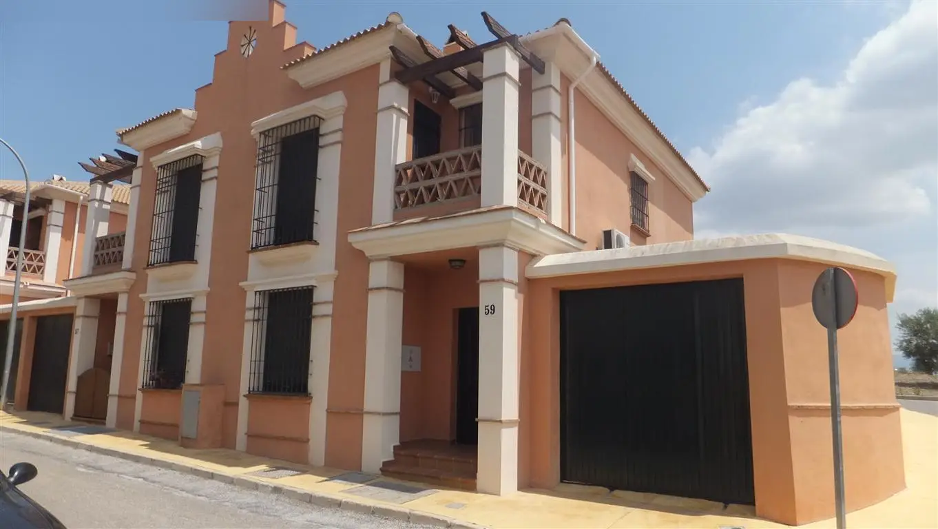 Vivienda en Pizarra