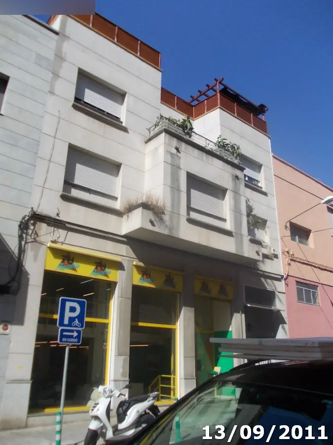 Local en Esplugues de Llobregat
