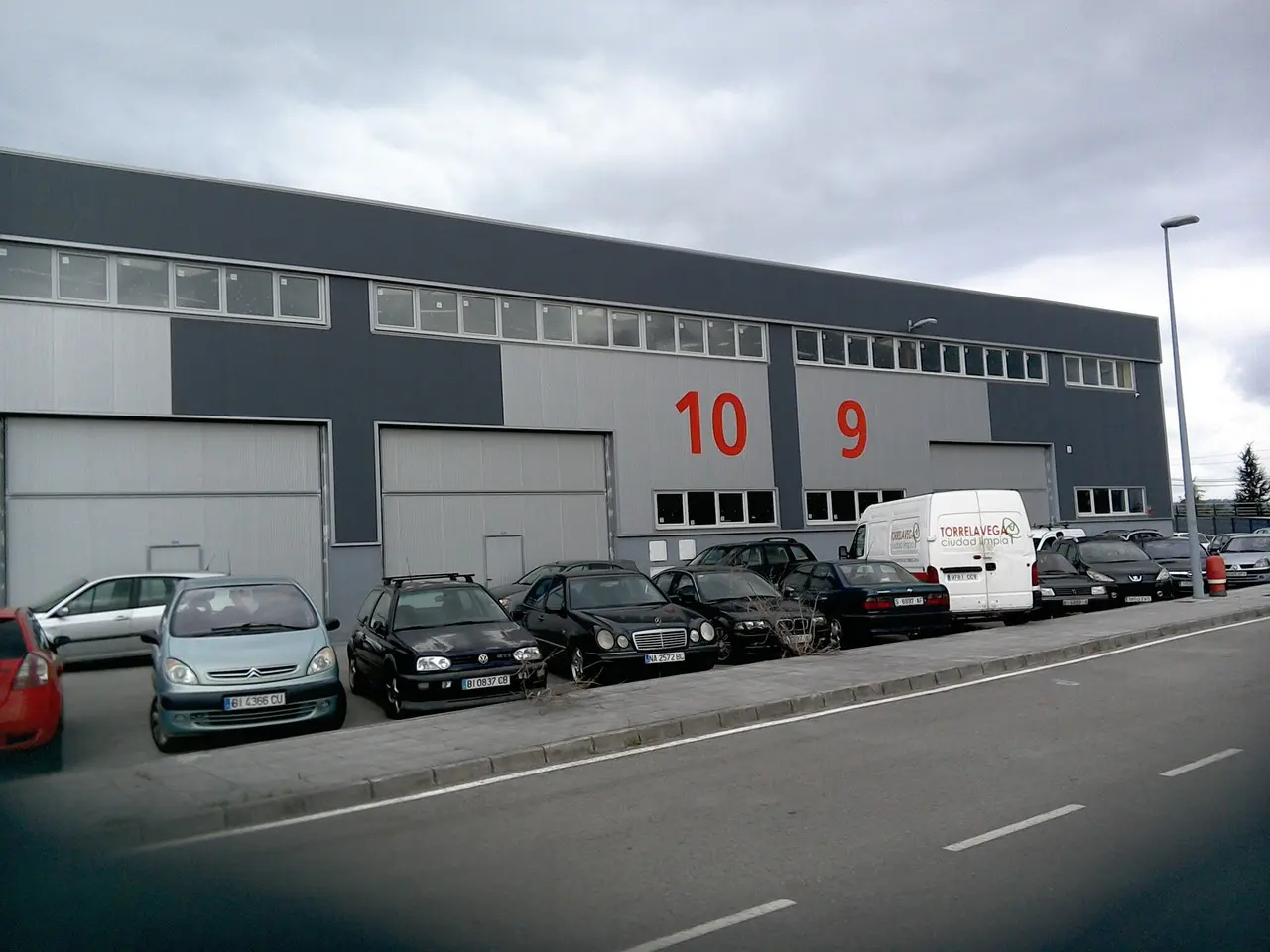 Nave en Torrelavega