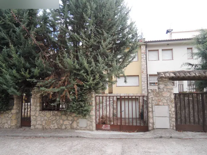 Vivienda en Alocén