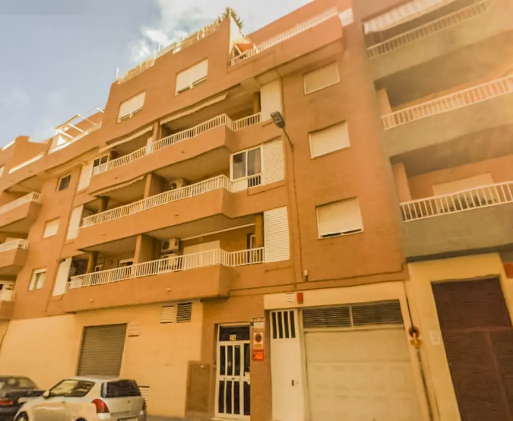 Local en Sagunto