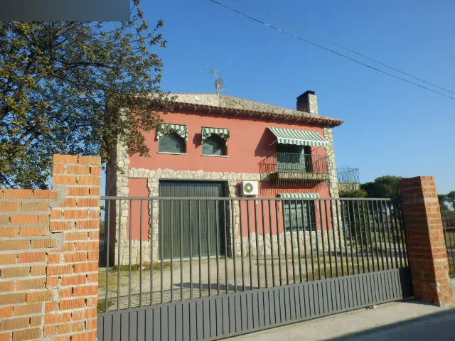 Vivienda en Pepino