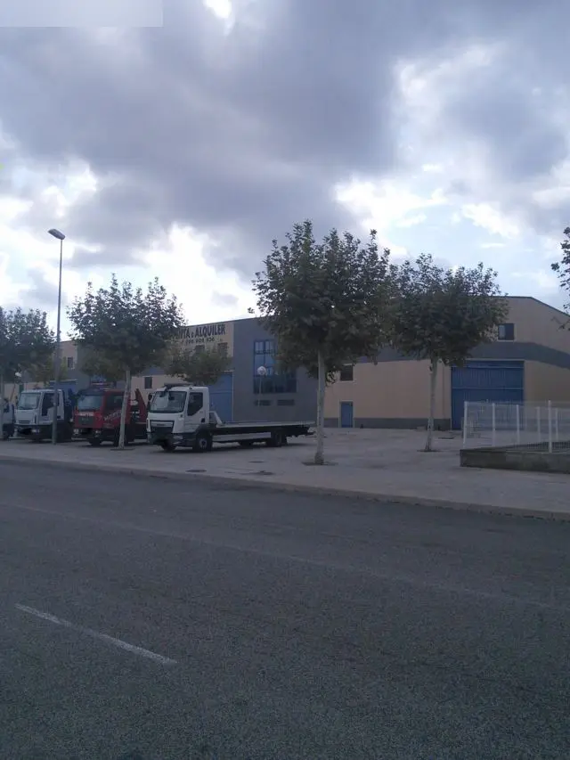 Nave en Bellvei