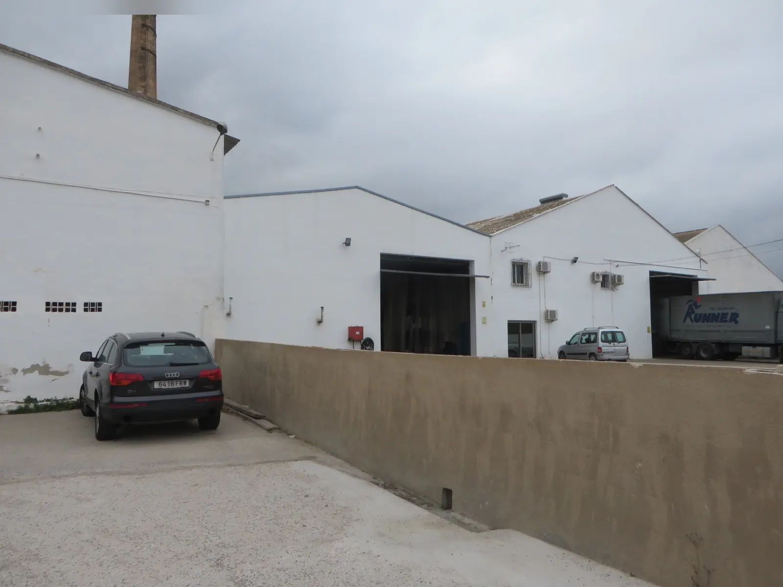 Nave en Oliva