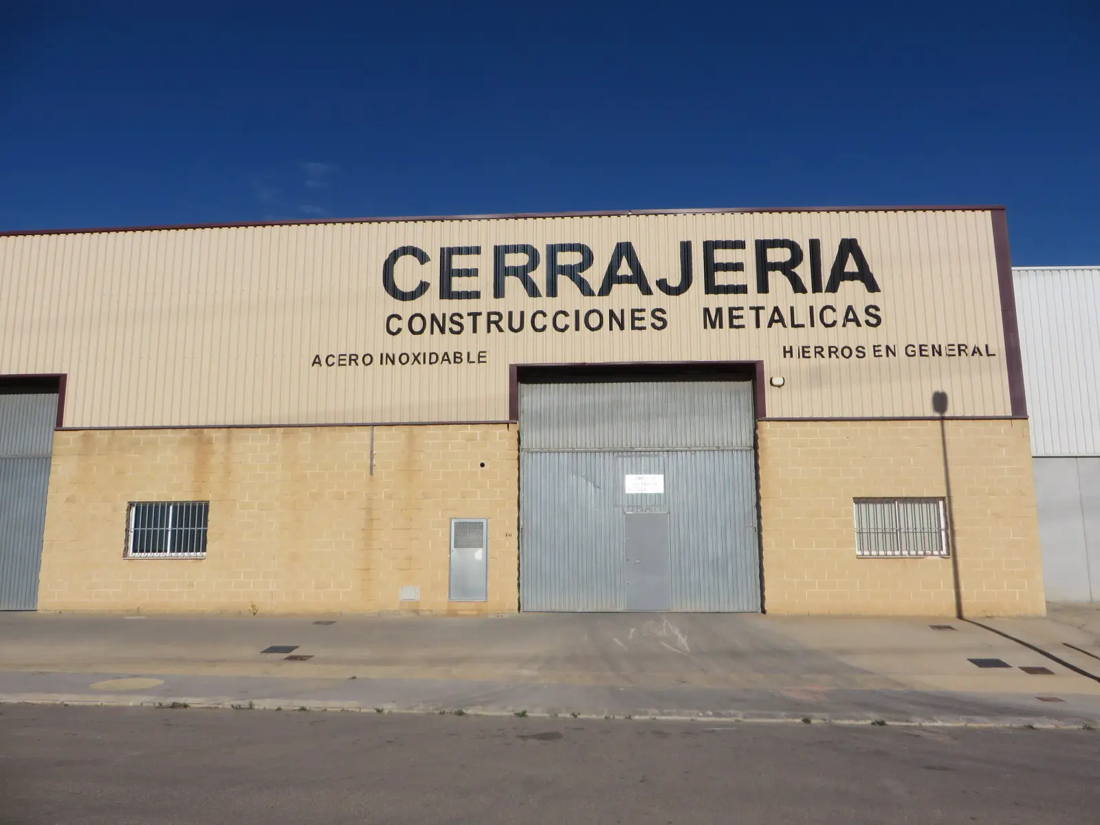 Nave en Cabanes